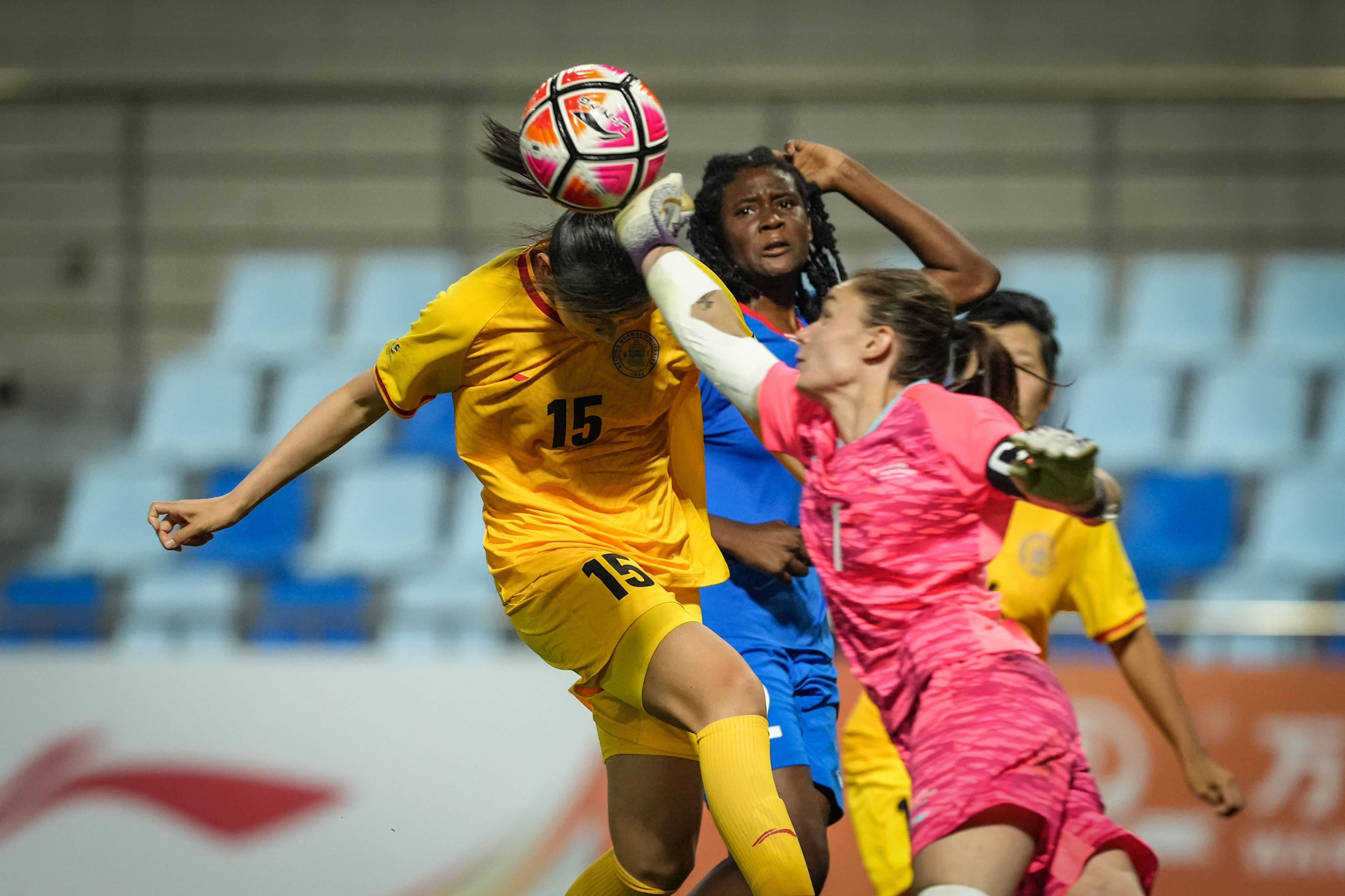 手机客户端-中国女足备战足球顶级赛事,创造佳绩的是谁